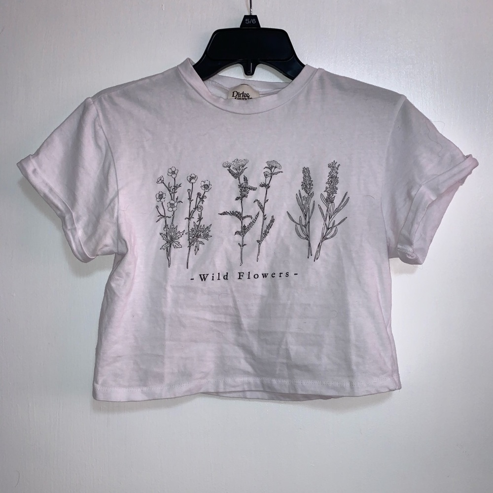 Cute crop top!